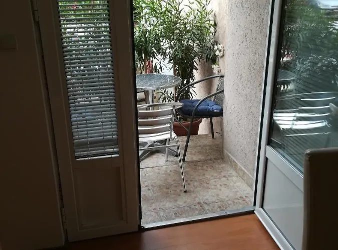 アパート Markovic ソコバニャ